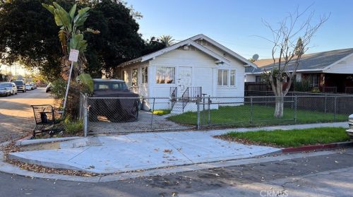 1701 Gardenia Ave, Long Beach, CA 90813-2527