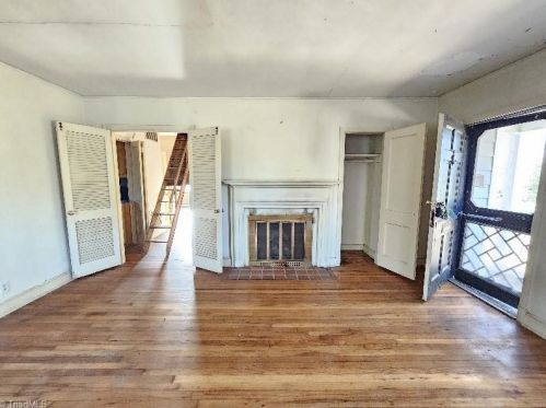 1521 Colonial Ave, Greensboro NC  27408-4907 exterior