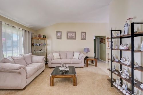 92 Forest Rd, South Setauket NY  11720-2256 exterior