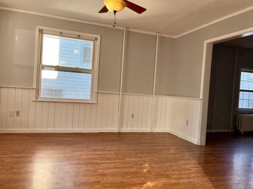 19 Myrtle Ave, Middletown NY  10940-4122 exterior