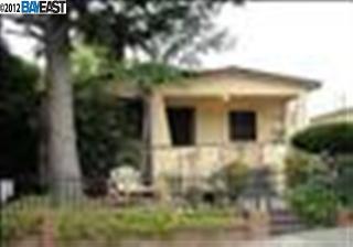 8221 Dowling St, Oakland, CA 94605-3438