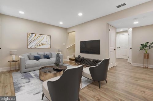 2416 18th St, Washington, DC 20020-6314