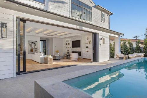 710 Cabrillo Ave, San Diego CA  92118-2030 exterior