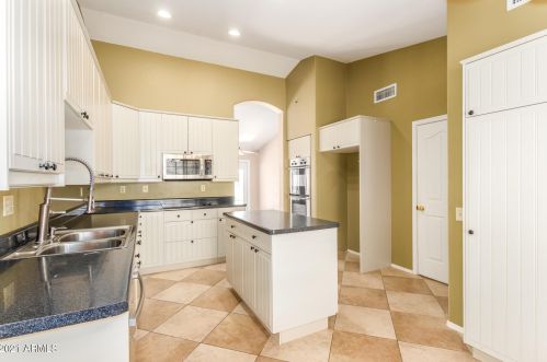 17410 86 Ave, Peoria AZ  85383-3684 exterior