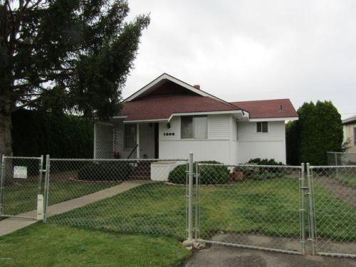 1308 8th St, Yakima, WA 98901-3515