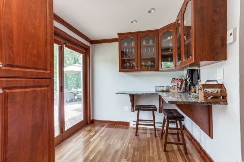 129 Crystal Brook Hollow Rd, Mount Sinai NY  11766-2102 exterior