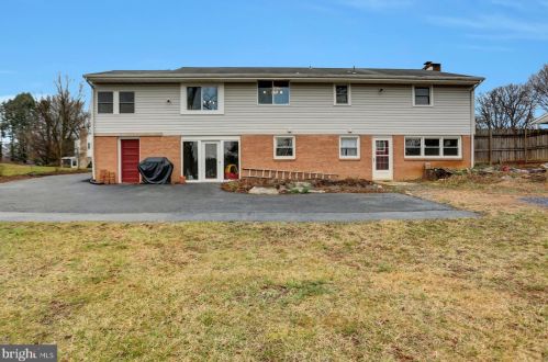 1092 Cocklin St, Navy Sup Dpt PA  17055-3956 exterior