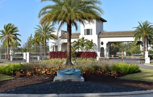 9375 33rd Ln, Hialeah, FL 33018-5067