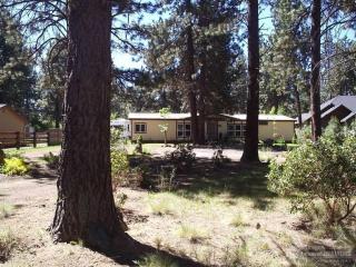 19273 Apache Rd, Bend, OR 97702-8976