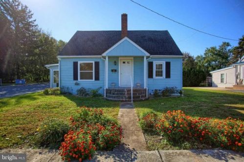 230 G St, Carlisle, PA 17013-1328