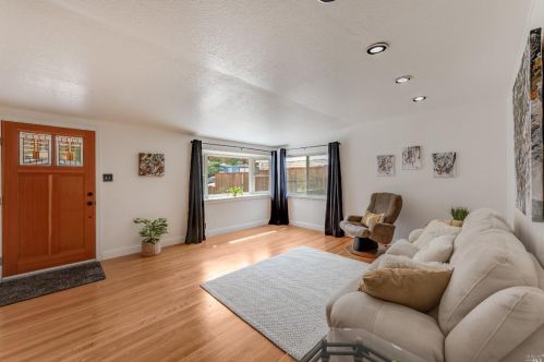 1789 Sarah Dr, Pinole CA  94564-2213 exterior