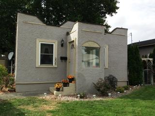 206 36th Ave, Yakima, WA 98902-2226