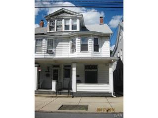 631 Broad St, Hometown, PA 18252-2206