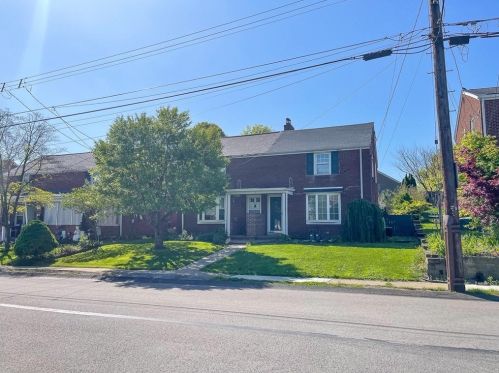 200 Larkspur St, Whitaker PA  15120-2208 exterior