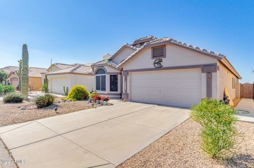19476 Coyote Lakes Pkwy, Sun City, AZ 85378-2618