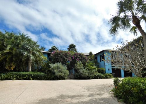 521 Beach Rd, Hobe Sound, FL 33455-2806