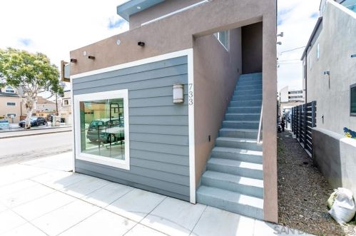 733 Salem Ct, San Diego, CA 92109-7009