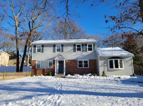 85 Pond Path, Lake Grove, NY 11755-1831