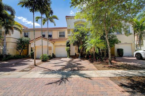 16342 48th St, Hollywood, FL 33027-4692