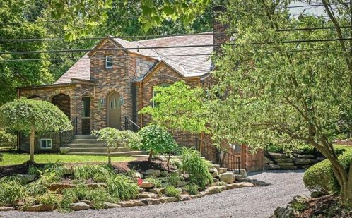 902 Delafield Rd, Pittsburgh, PA 15215-1908