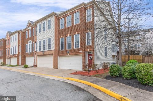 9141 Silvershadow Ct, Lorton, VA 22079-5207