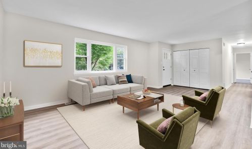 1802 Lakeshore Dr, Browns Mills, NJ 08015-1364