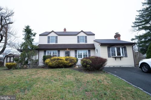 347 Forest Ave, Willow Grove, PA 19090-2835