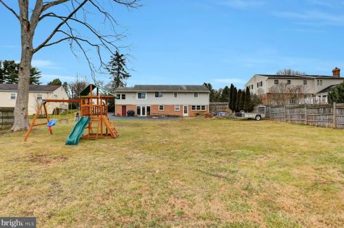 1092 Cocklin St, Navy Sup Dpt PA  17055-3956 exterior