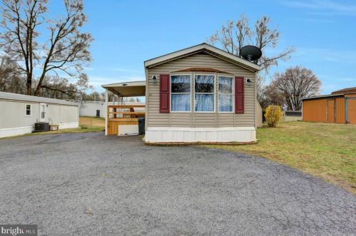 49 Garden Pkwy, Carlisle, PA 17013-9221