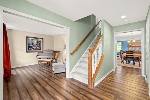 3121 Weeping Willow Dr, Bridgeville, PA 15017-1582