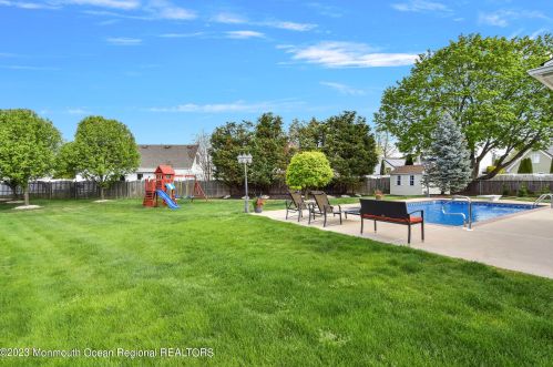 16 Galway Dr, Hazlet NJ  07730-1112 exterior