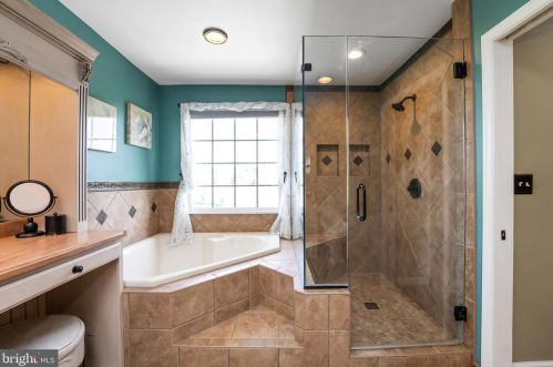 42306 Big Spg Ct, Leesburg VA 20176-6289 exterior