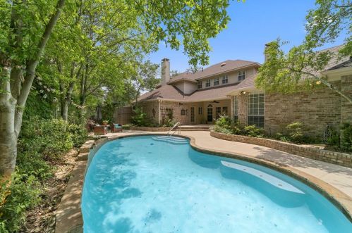 1811 Forest Meadow Ln, Richardson TX  75081-2166 exterior