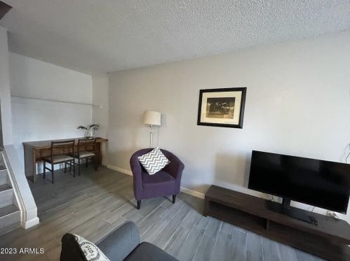 8218 34th Ave, Phoenix, AZ 85051-5939