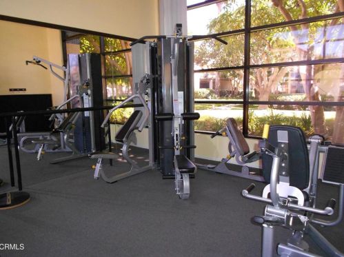 2043 Majorca Dr, Oxnard CA exterior