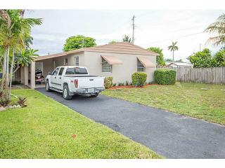 909 31st Ct, Hollywood FL  33021-5508 exterior