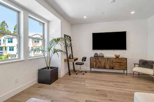 1204 San Ramon Ave, Mountain View, CA 94043-3136