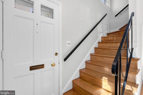 6130 30th St, Washington, DC 20015-1512