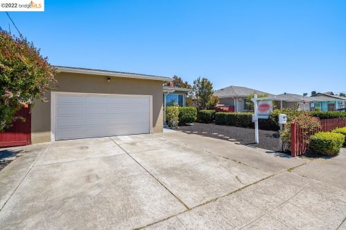 2960 13th St, Richmond, CA 94806-2270