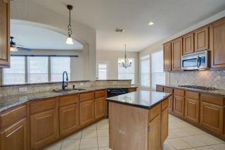 2200 Cheshire Dr, Lewisville TX  75028-2677 exterior