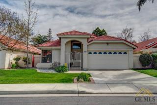 8205 Sheffield Ln, Bakersfield, CA 93311-1164