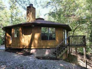 1048 Foothills Dr, Gatlinburg, TN 37738-5345