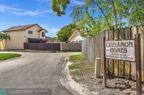 8081 24th Pl, Hollywood, FL 33025-2279