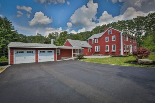 77 North Rd, Kingston, NH 03848-3056