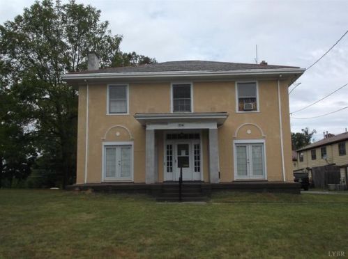 3541 Fort Ave, Lynchburg, VA 24501-3824