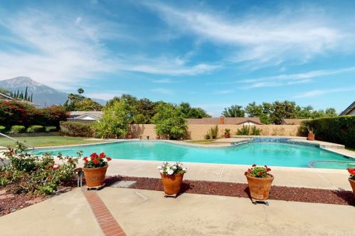 1926 Vallejo Way, Upland, CA 91784-1674