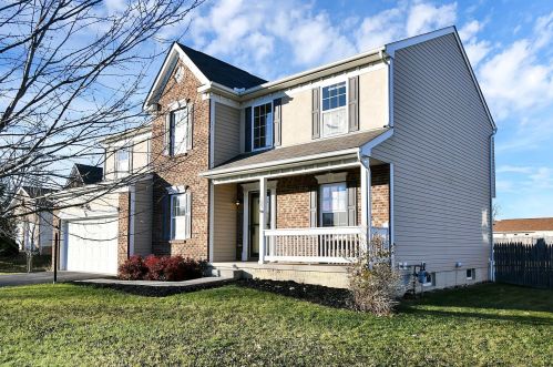 135 Spring Flower Way, Pataskala OH 43062-6997 exterior