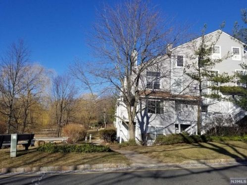 54 Gentry Dr, Englewood, NJ 07631-5034