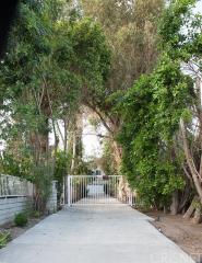18121 Erwin St, Los Angeles, CA 91335-7147