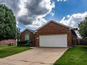 1113 Emerson Dr, Burleson TX  76028-7105 exterior